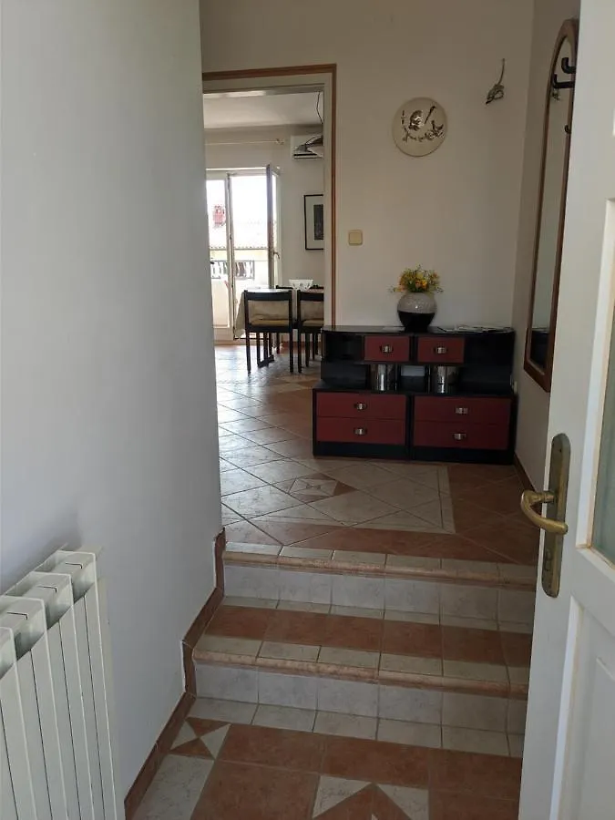 וינקורן Villa Triton