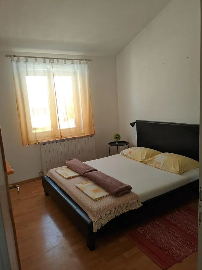 וינקורן Villa Triton 3*,