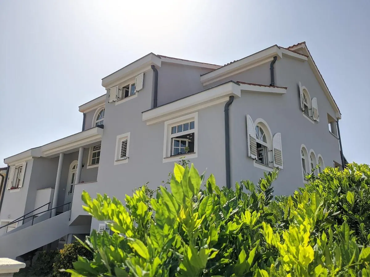 Villa Triton Vinkuran Maison d'hôtes