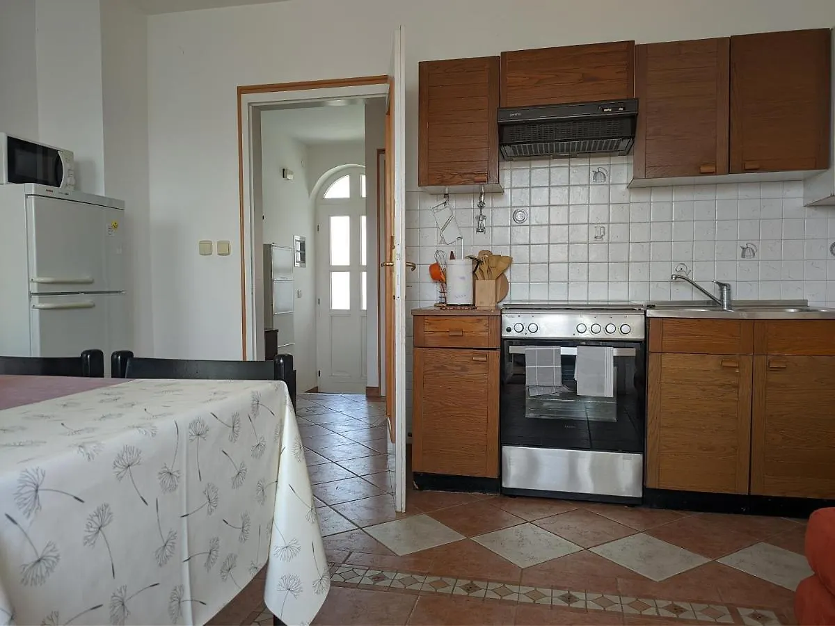 *** בית הארחה וינקורן Villa Triton קרואטיה