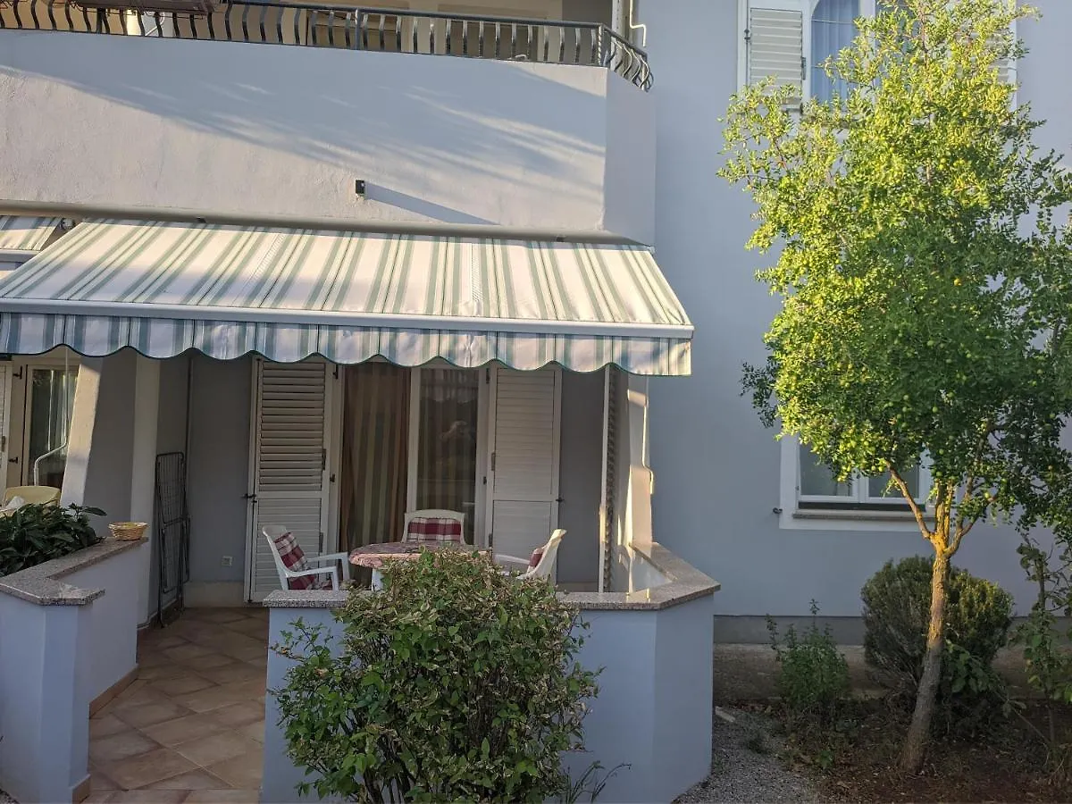 Villa Triton Vinkuran 3*,