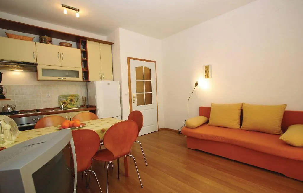 בית הארחה וינקורן Villa Triton